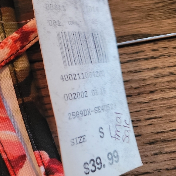 NWT, Beautiful Summer Dress - Picture 9 of 9